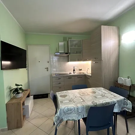 Bilocale Con Giardino Apartament